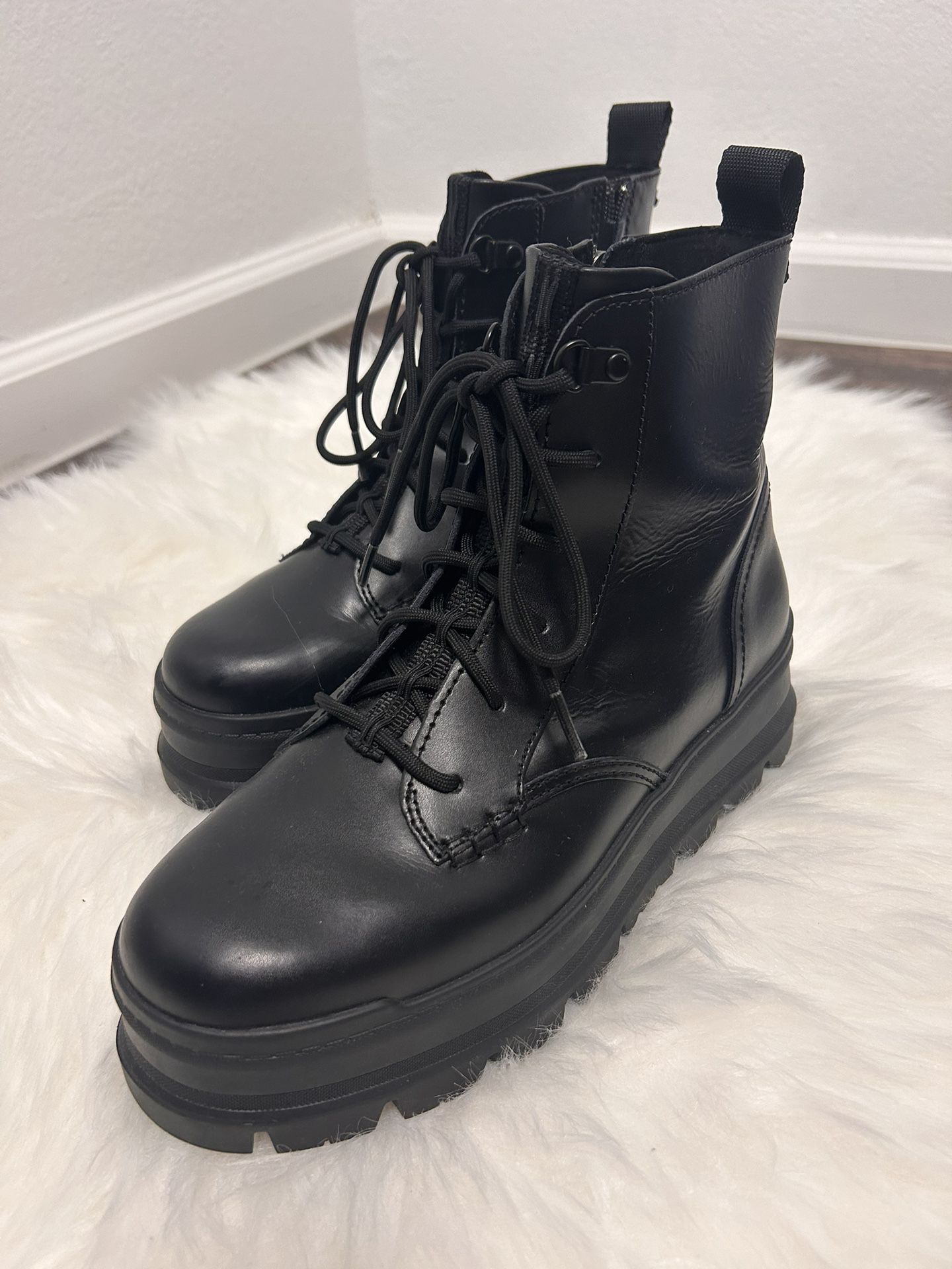 UGG COMBAT BOOTS - Size 9 - Women's 