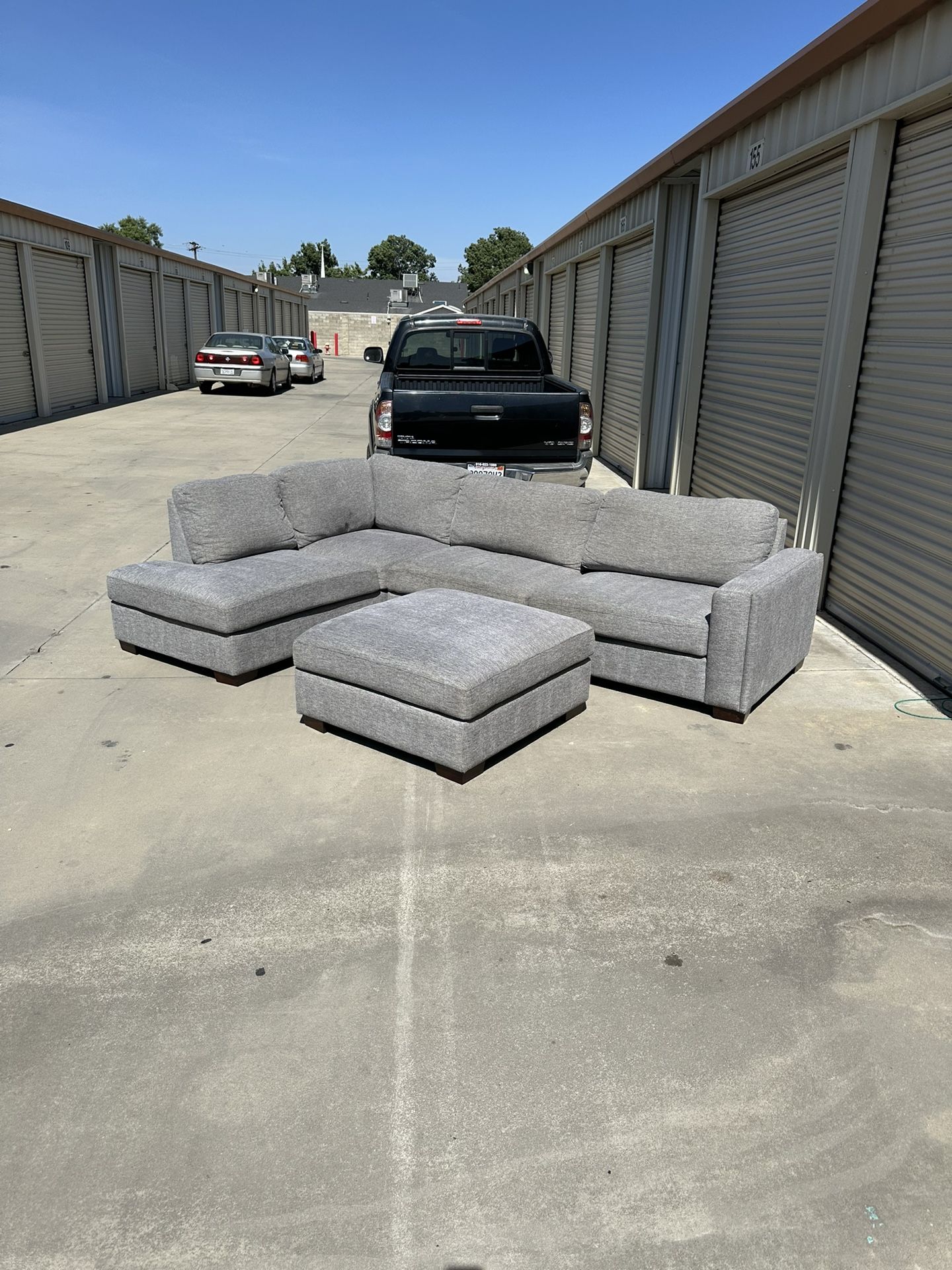 Free Delivery! Grey Sectional Couch with Ottoman