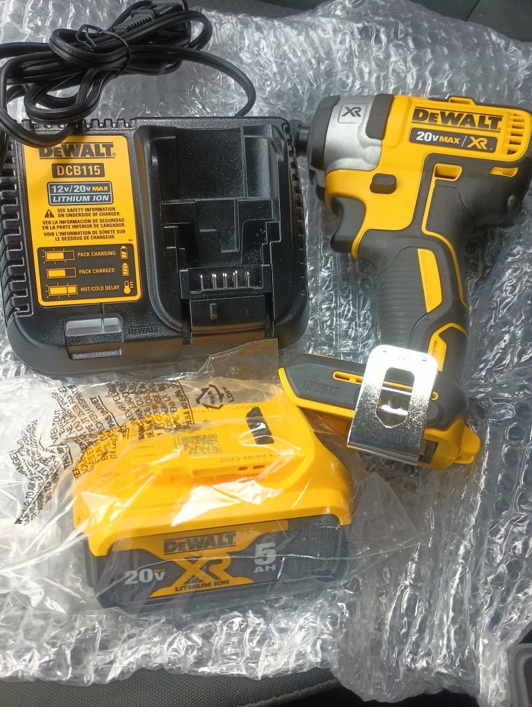 DeWalt XR Brushless Motor Multi Speed Impact Screw gun With 5ah Battery And Charger