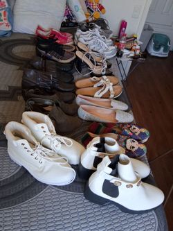 13 Pairs of Mixed Women's shoes size 9 9 1/2  and 10  in good condition