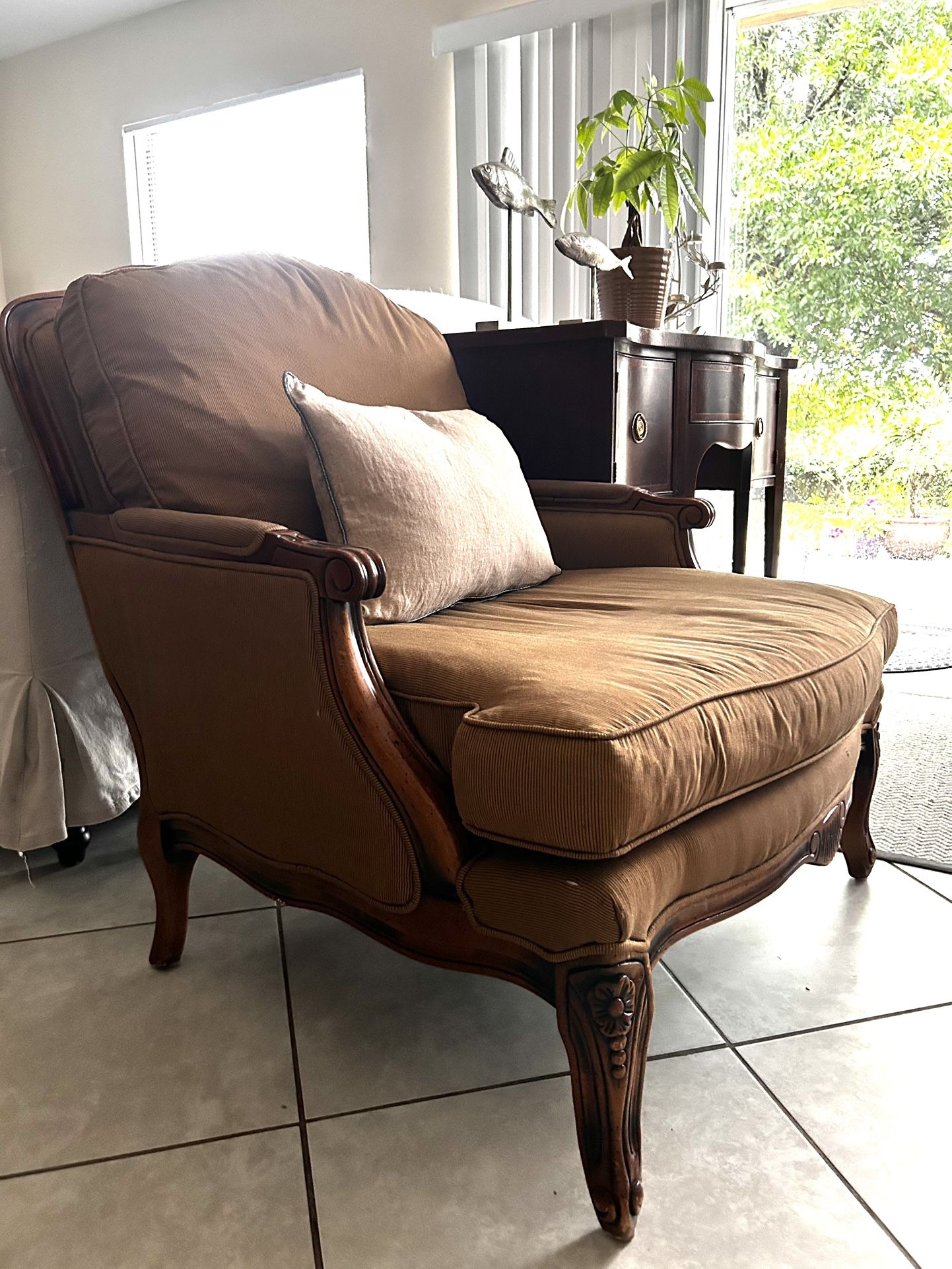 Robb&Stucky Chair