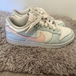 Women’s Nike Dunks