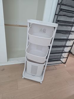 Laundry hamper