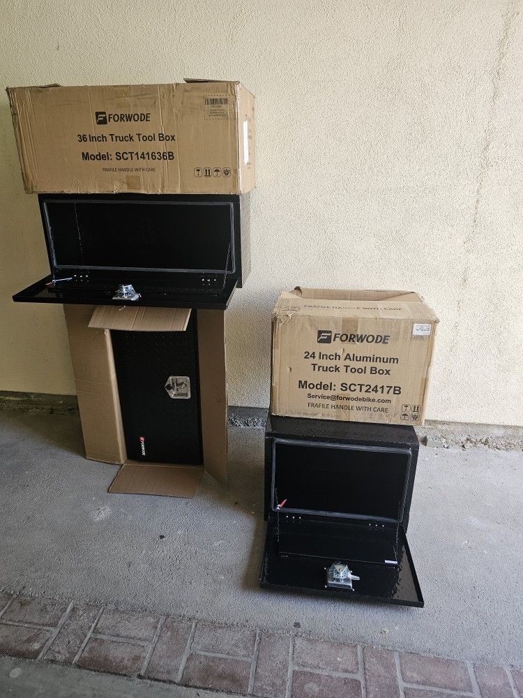 EACH FOR SALE UNDER TRUCK TOOL BOX DIAMOND ALUMINUM SET KEYS BRAND NEW IF SOMEBODY INTERESTED PLEASE TEXT ME ANY TIME HABLO ESPAÑOL THANKS