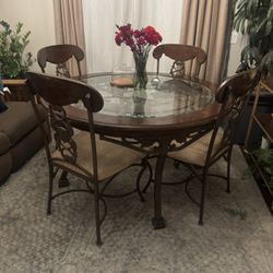 Glass Dinning Table 