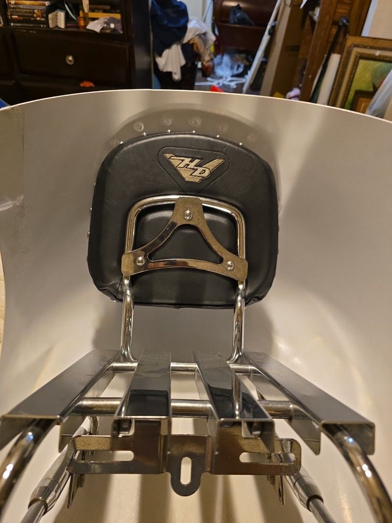 Harley-Davidson chrome detachable sissy bar with rack