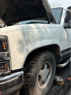 Driver side fender/ 99 Chevy