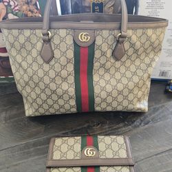 Gucci Purse And Wallet