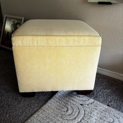 Light Yellow Storage Ottoman w/ Wooden Legs