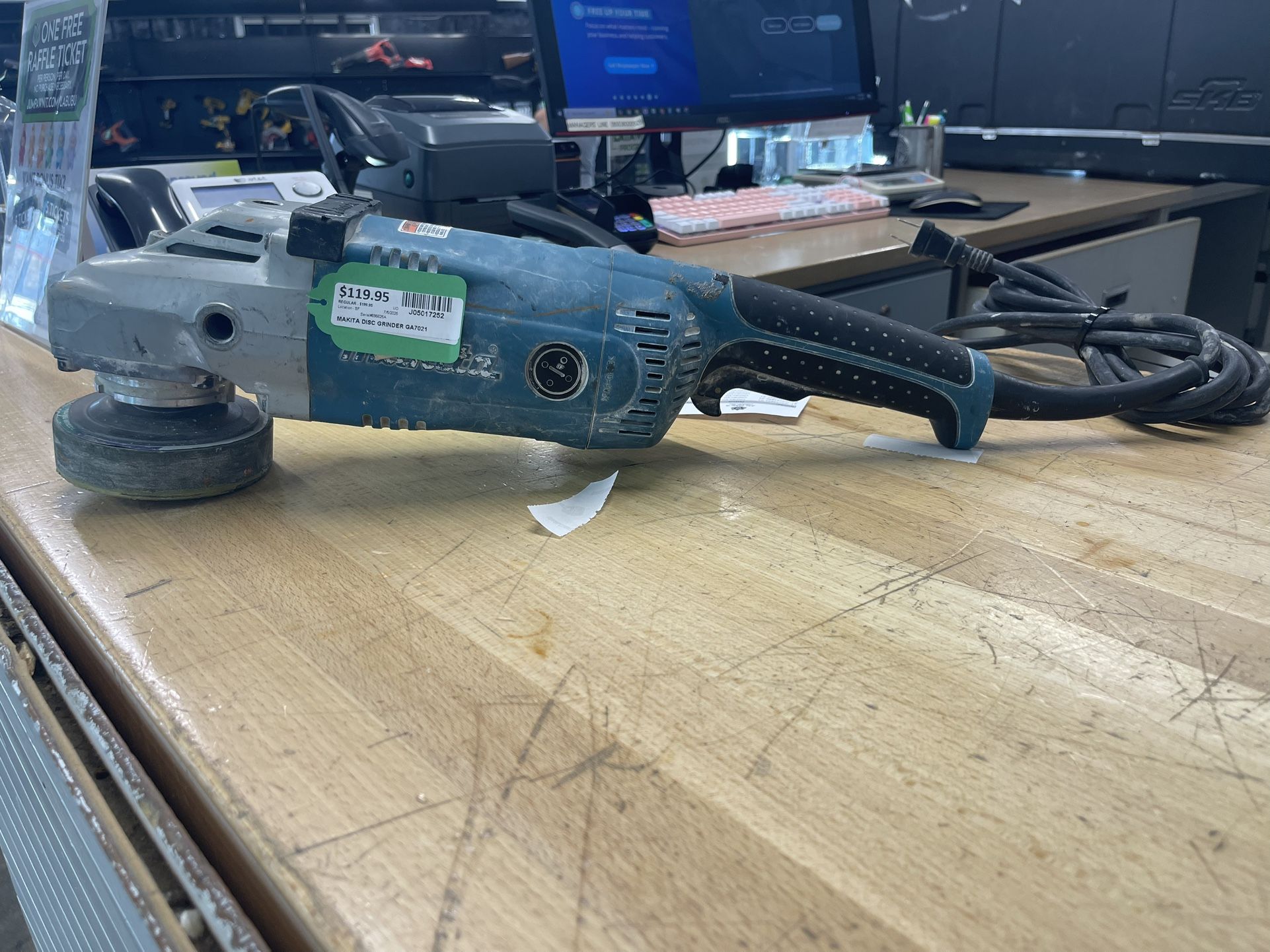 Makita Disc Grinder GA7021