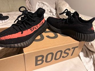 Brand new Yeezy shoes women’s size 7 or 7 1/2 never worn