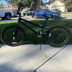 Boys Freestyle Bike - 20 Inch