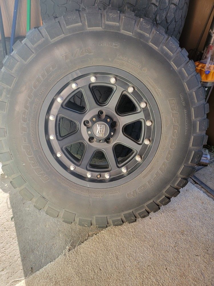 5 Rims With 5 Tires