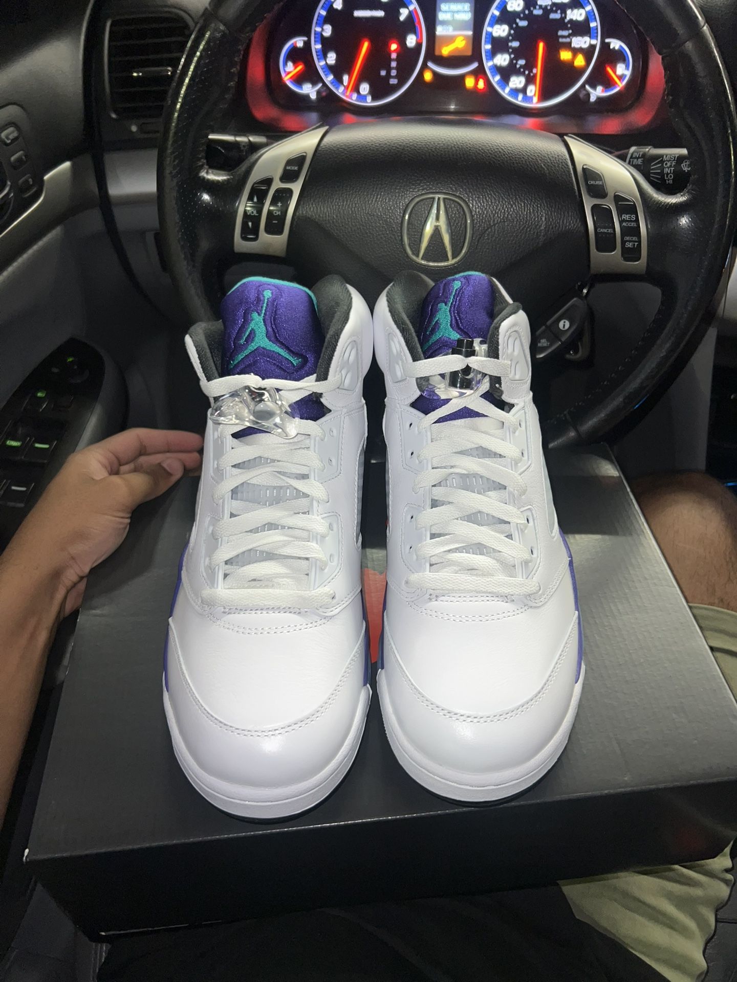 Jordan 5 Grape Sz 10