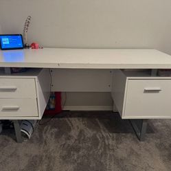 Desk With Chair