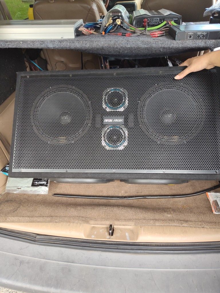Brand New Menace With 8 Inch Highs And Bullet Tweeters For Highs 4 Way Hook Up An 12 Inch Subs