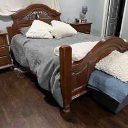 FULL WOOD BEDROOM SET 