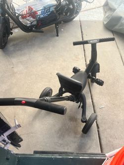NEWYOO Kids Drift Trike Tricycle Black