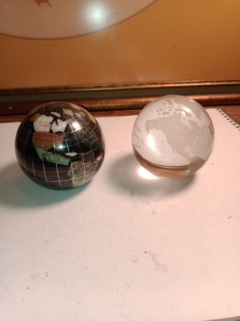 2:- 3 1/2 Round Collectible Paper Weights