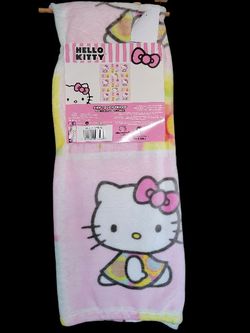 Hello Kitty Toddler Throw 40x50in  - Easter Lace