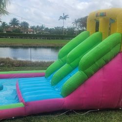 Giant Splash park Inflatable worth over 450 dollars. Make an offer quick before is gone!