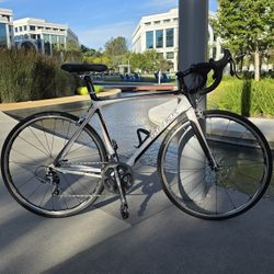 17 lb. All-Carbon Trek Madone 6.9 Racing Bike 