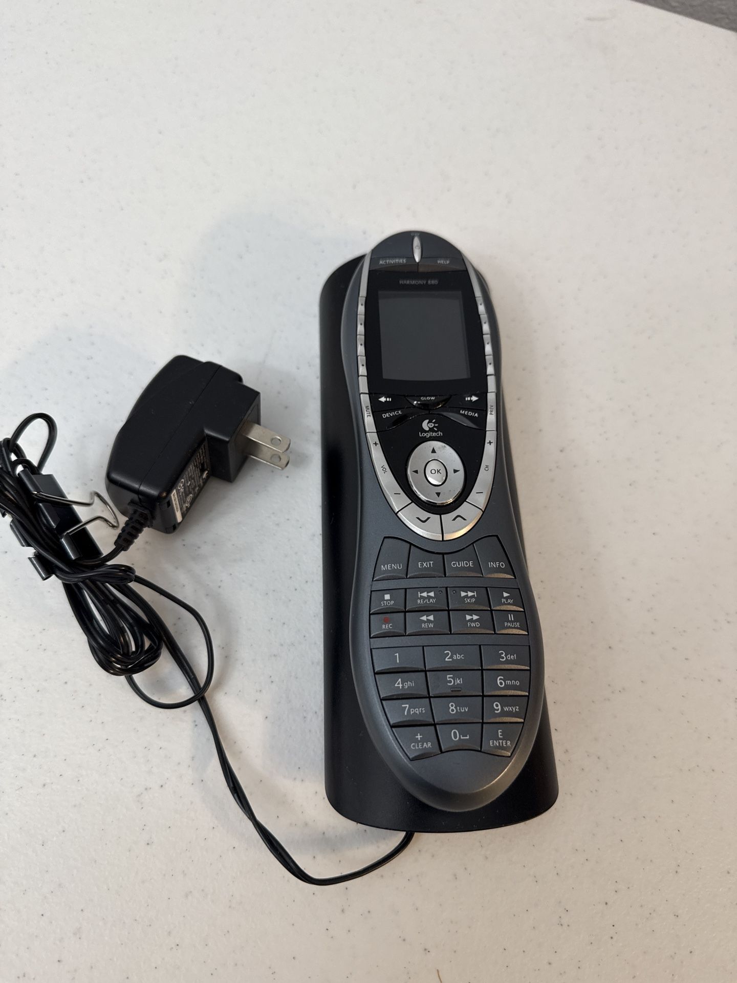 Logitech Harmony 880 Universal Remote with Charging Cradle & Power Adapter