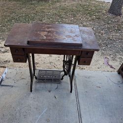 Antique Sewing Machine 