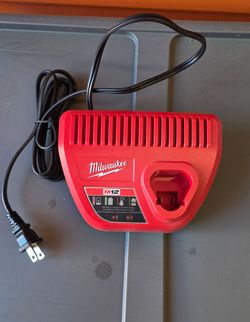 M12 Battery Charger