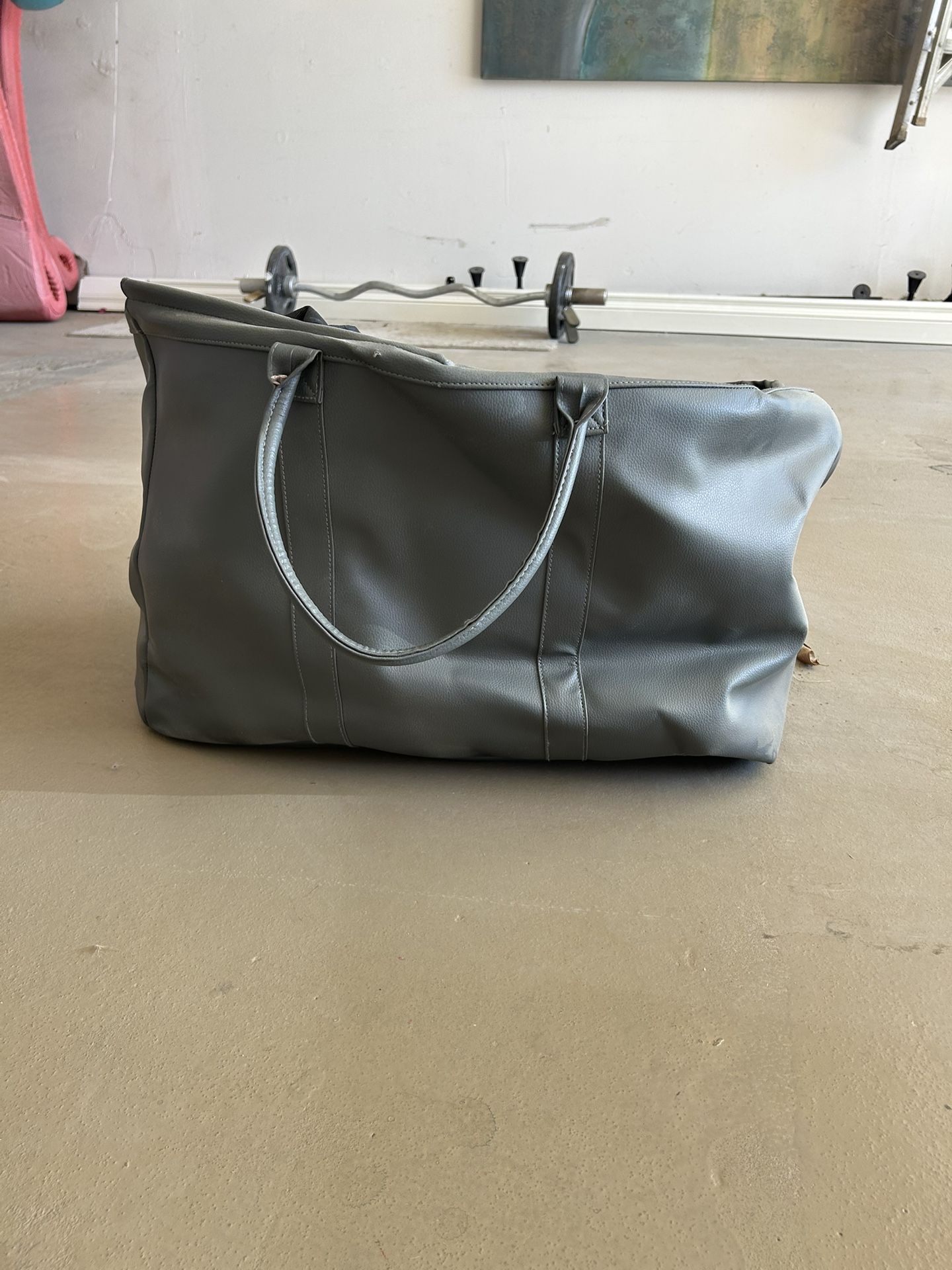GRAY TOTE