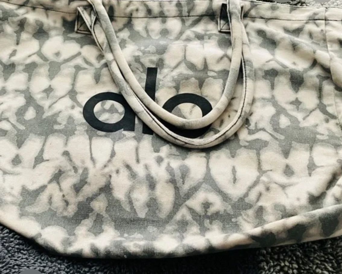 Alo Yoga/Gym Bag