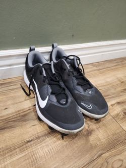 Baseball cleats