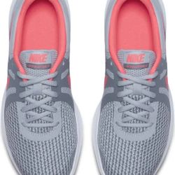 Brand New Kids Nike Revolution 4 Size 2Y