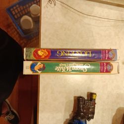 Masterpieces The Lion King And Snow White In The Seven Dwarfs Both From The '90s