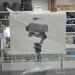 DJI RS 4 Camera Stabilizer