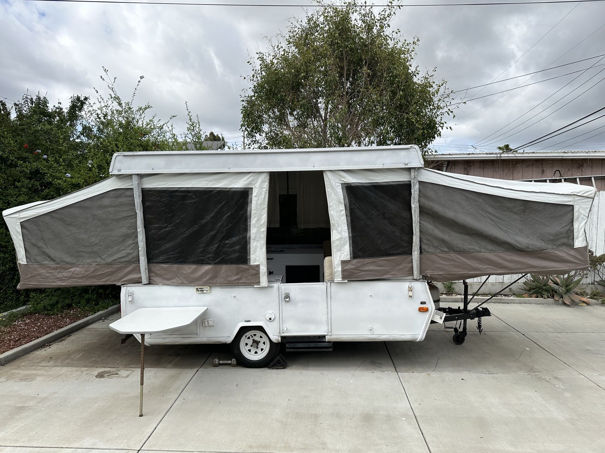 1996 JAYCO Pop Up Camper Trailer