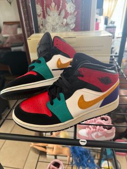 4.5Y Nikes