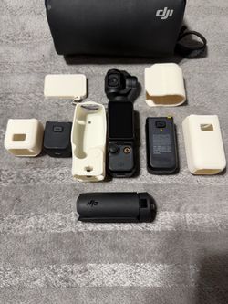 DJI Osmo Pocket 3 with Accessories Bundle