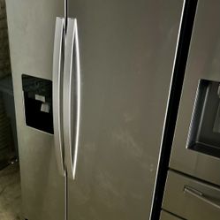 Whirlpool Side By Side Refrigerator (Stainless Steel) 