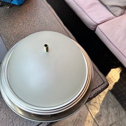 Ceiling light fixture