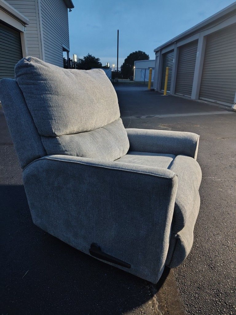 Marleton Manual Recliner (Delivery Option)