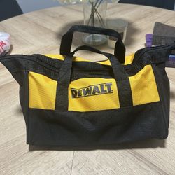 ATOMIC 20-Volt  Drill with 3.0Ah Battery, Charger and Bag