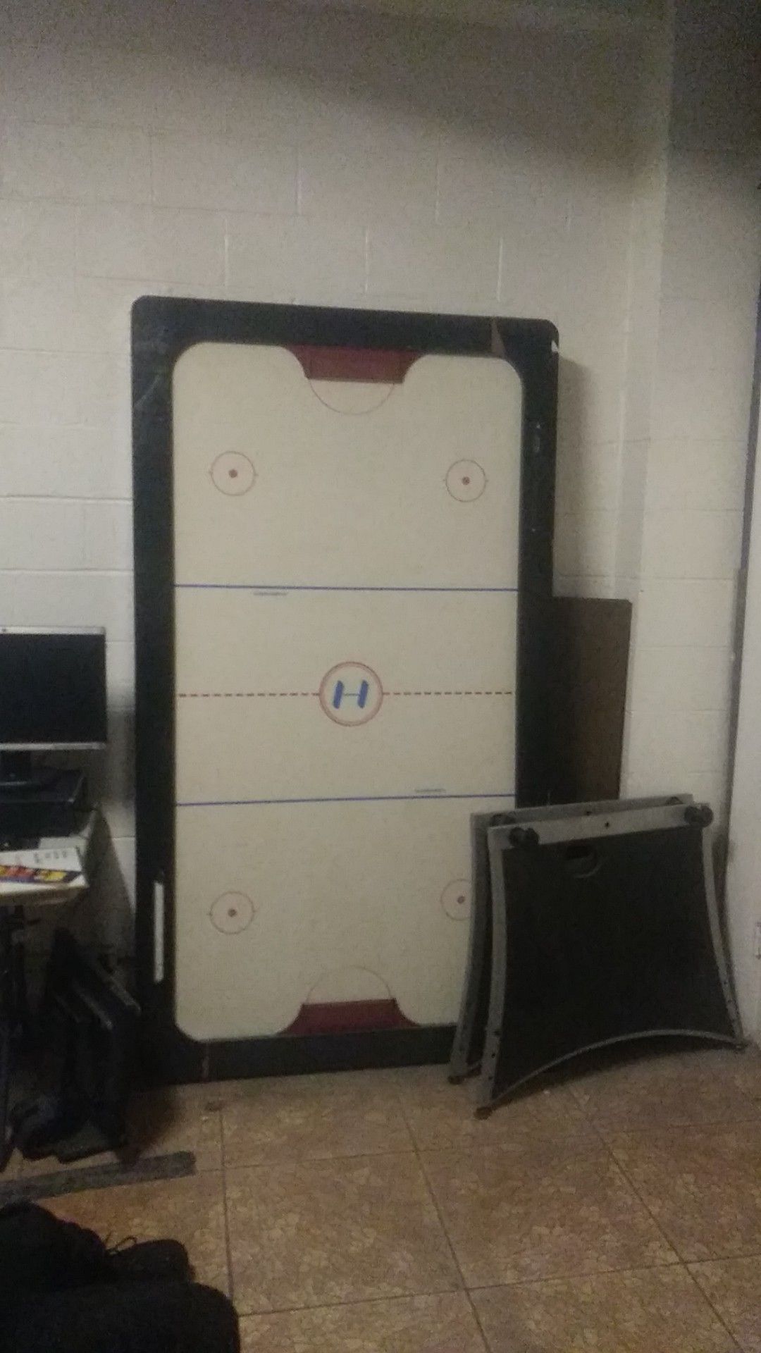 Harvard Air hockey table