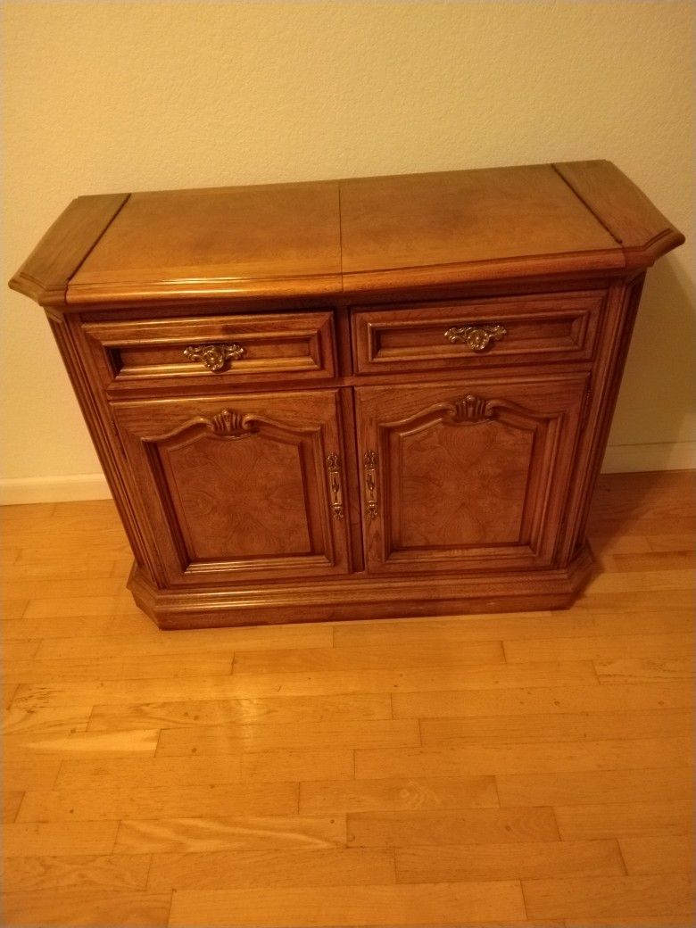 Rolling BAR/HUTCH Thomasville