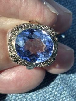 14 k ladies ring with blue stone