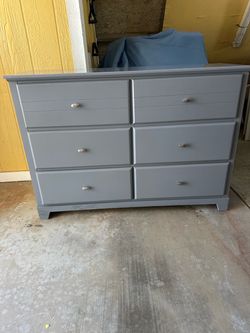 Dresser in good condition