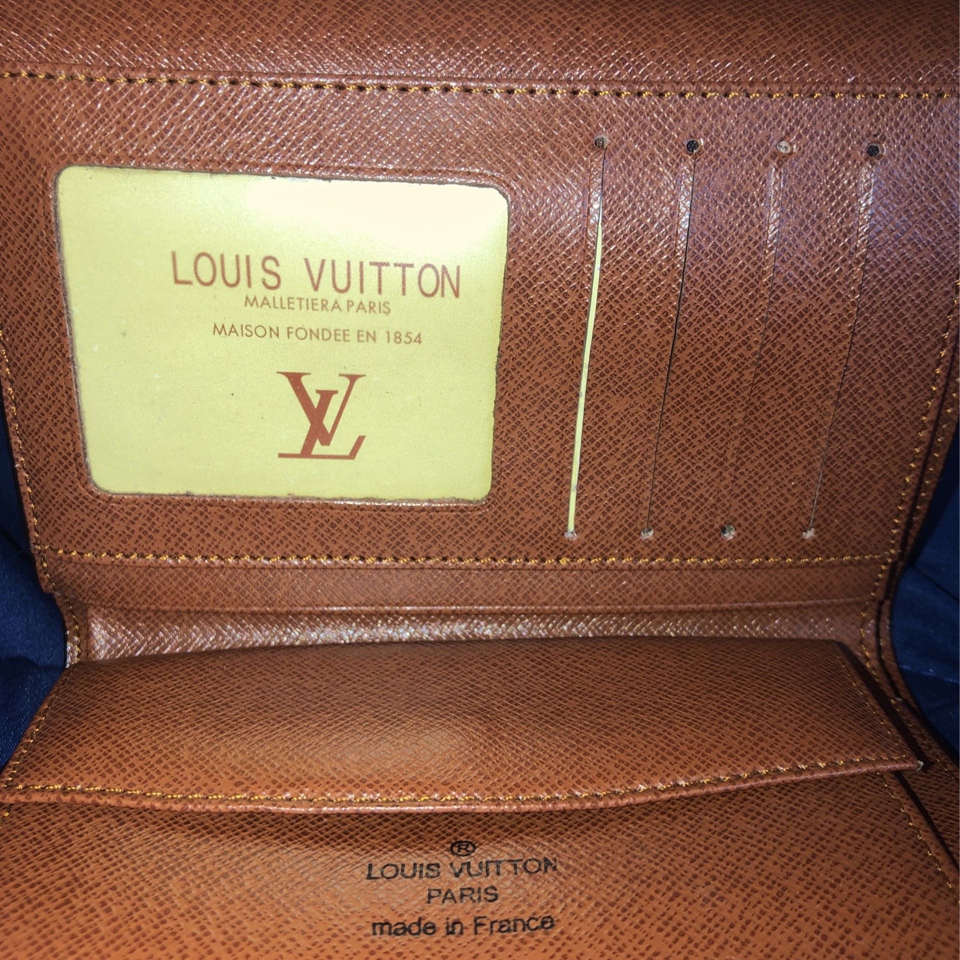 Authentic Louis Vuitton Double Zipper Wallet! for Sale in San Jose, CA -  OfferUp