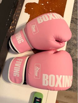 Boxing gloves