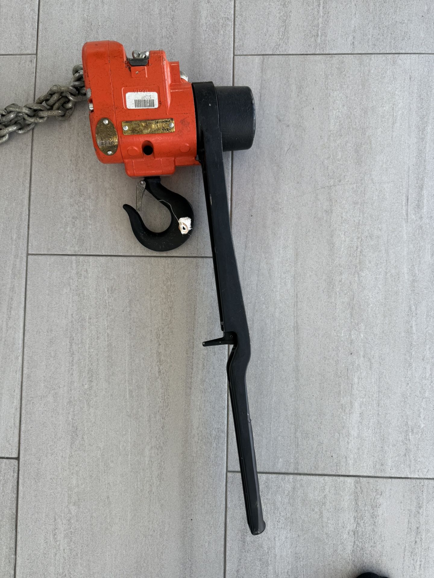 Cyclone Hand Chain Hoists/ Gruas Manuales Cyclone