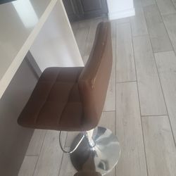 Swivel Bar Stools 
